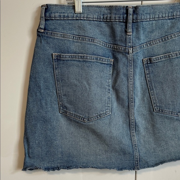 GAP Distressed Denim Mini Skirt - Blue, Size 14 - Picture 6 of 8